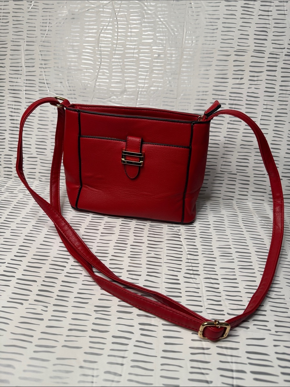 Red Crossbody Shoulder Bag - Classic Women's Handbag